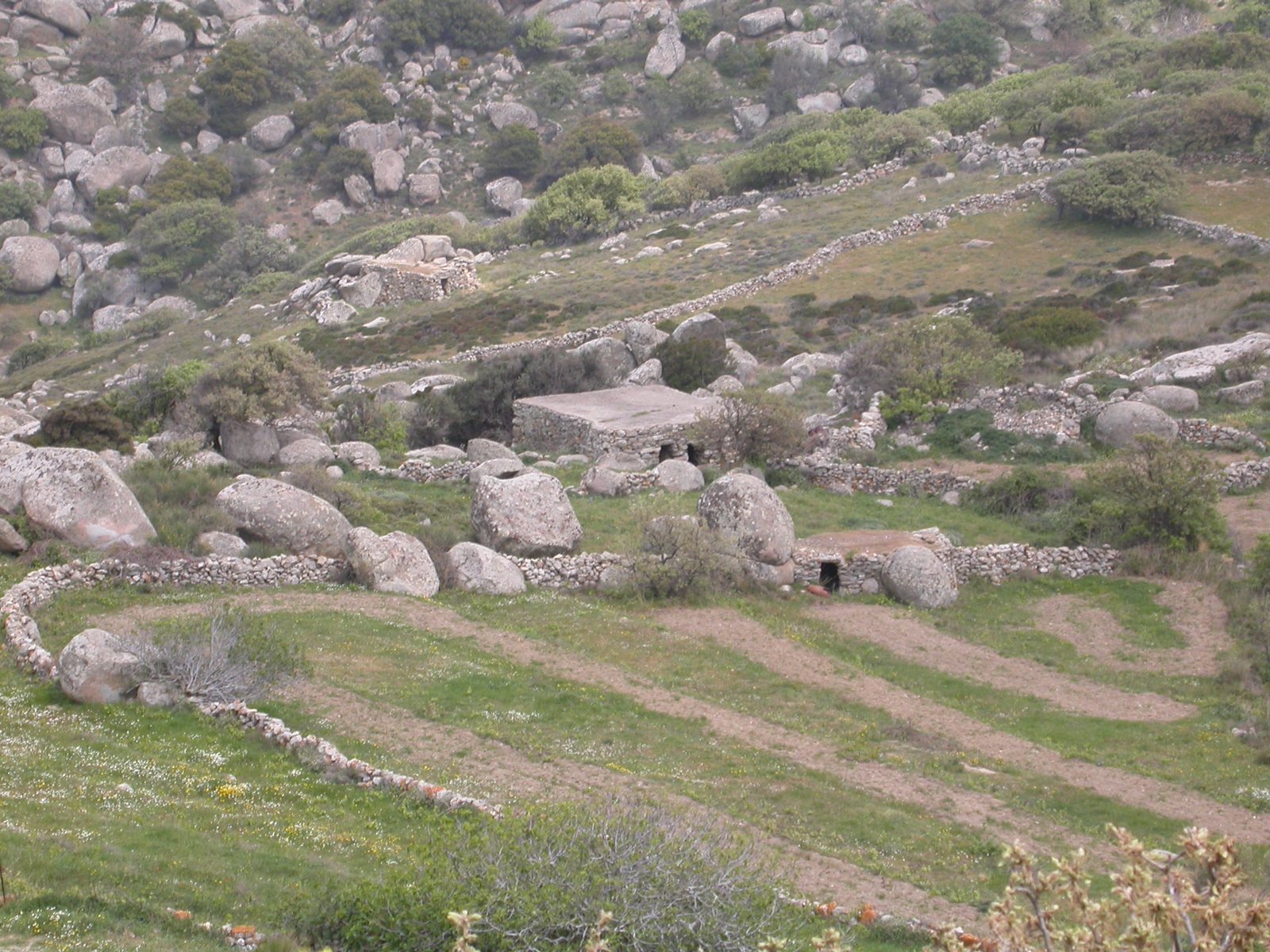 Γρανιτικό τοπίο κοντά στον Βώλακα της Τήνου